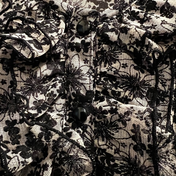 Women’s INC International Concept Black & White Blouse Size L - Picture 11 of 16